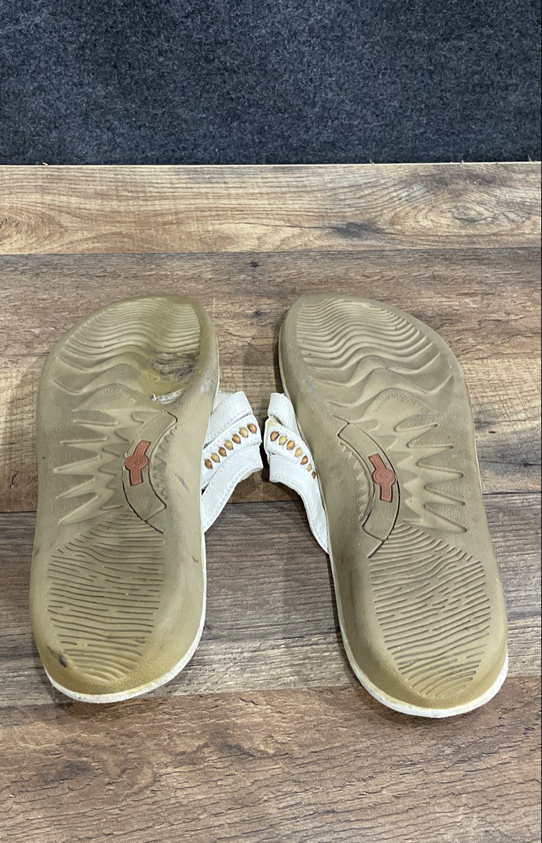 Earth Spirit Cottonwood White Beaded Leather Thong Sandals Women's Size 9.5