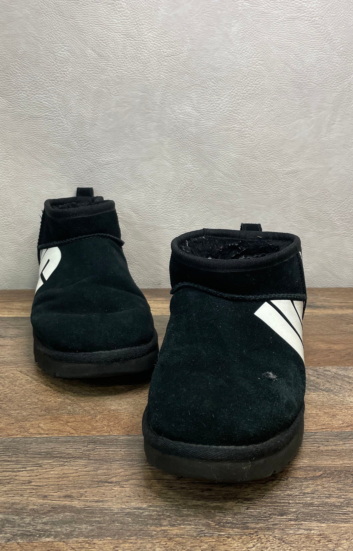 UGG Classic Ultra Mini Graphic Black White Suede Ankle Boots Women's Size 9