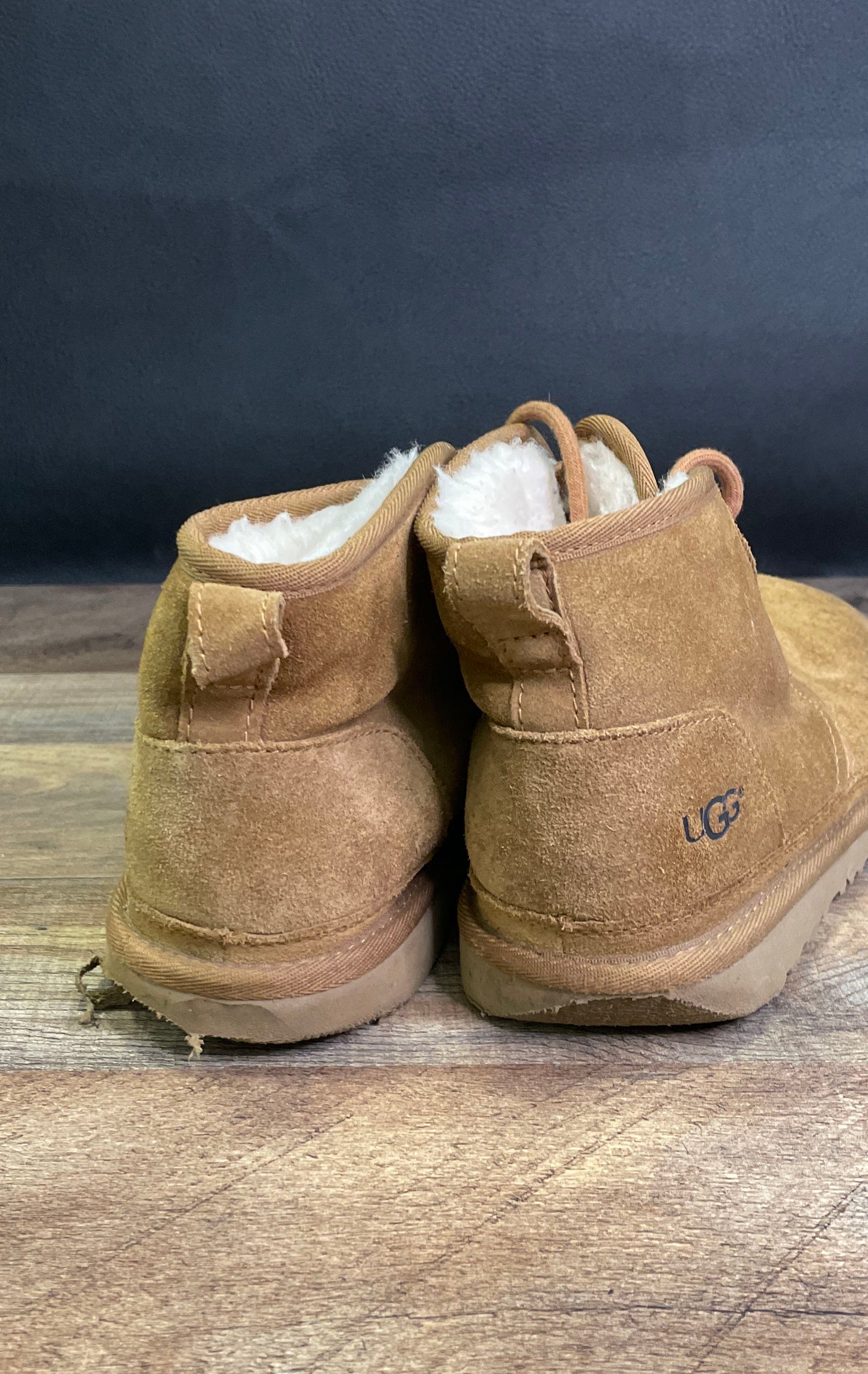 UGG Neumel II Chestnut Suede Lace Up Sheepskin Lined Boots Size 6