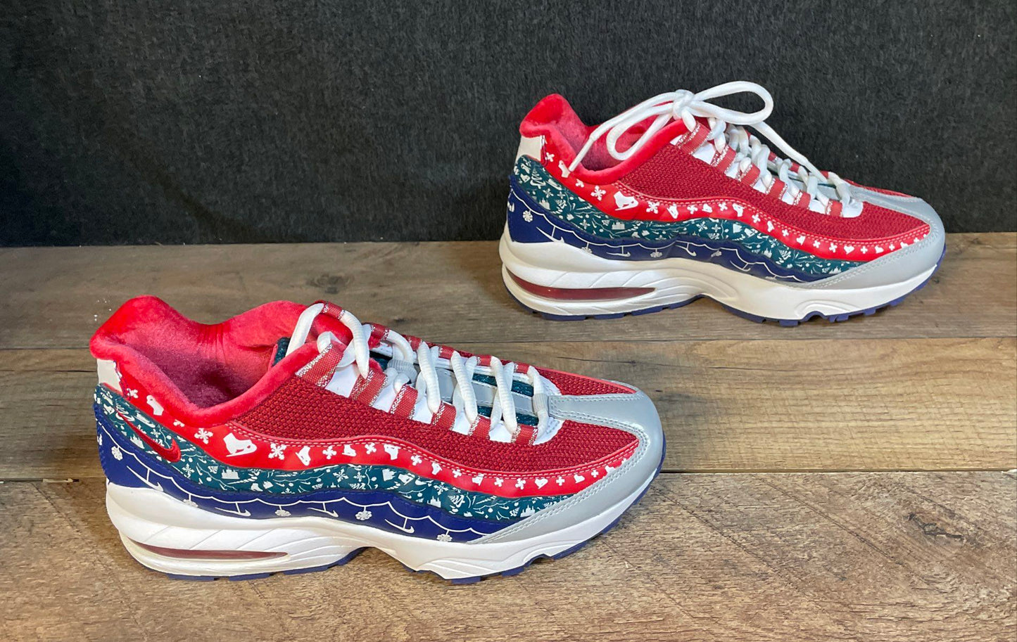Nike Air Max 95 GS Christmas Holiday Red White Green Blue Size 6Y