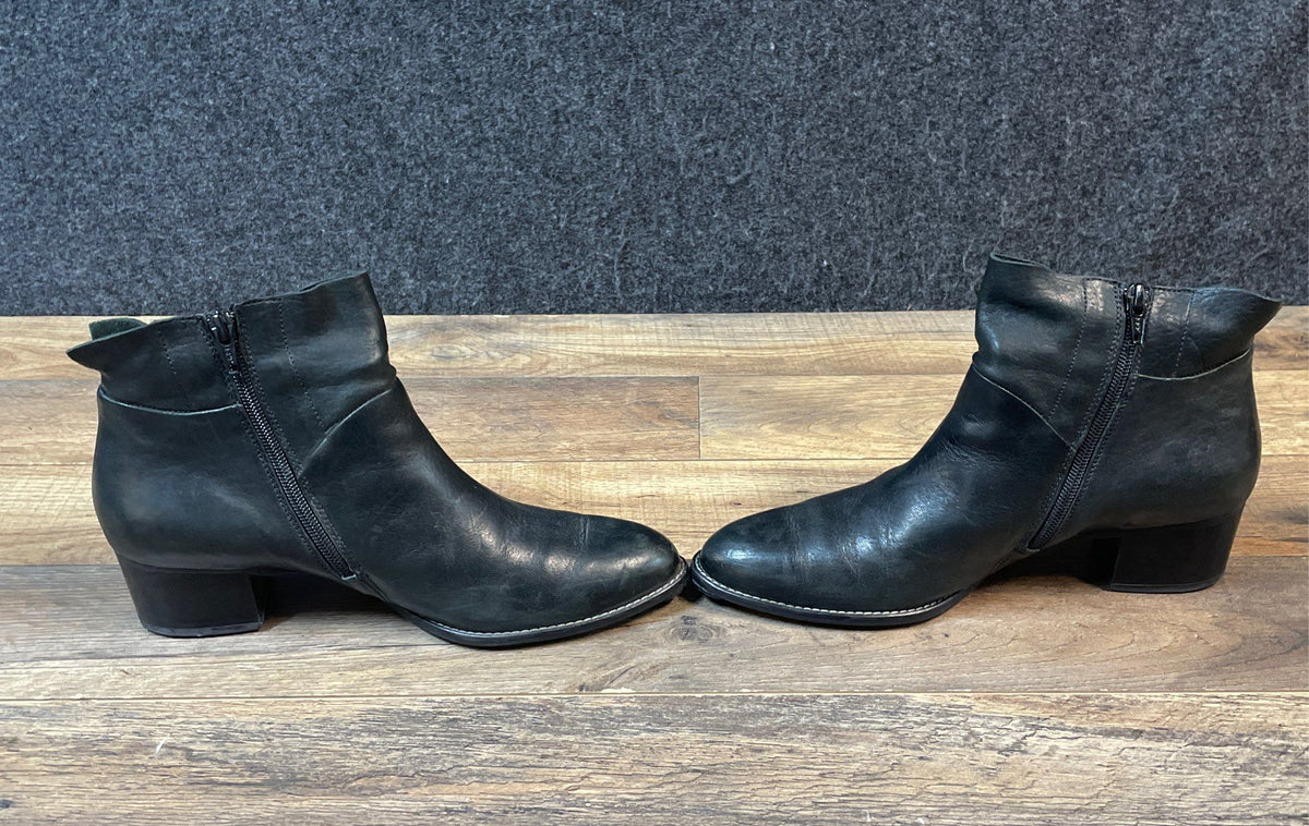 Paul Green Black Leather Side Zip Ankle Boots Made in Austria Size 6.5