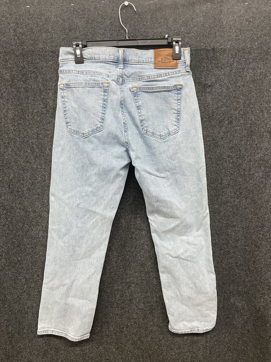Abercrombie & Fitch Men's Athletic Straight Jeans Light Blue 28x28