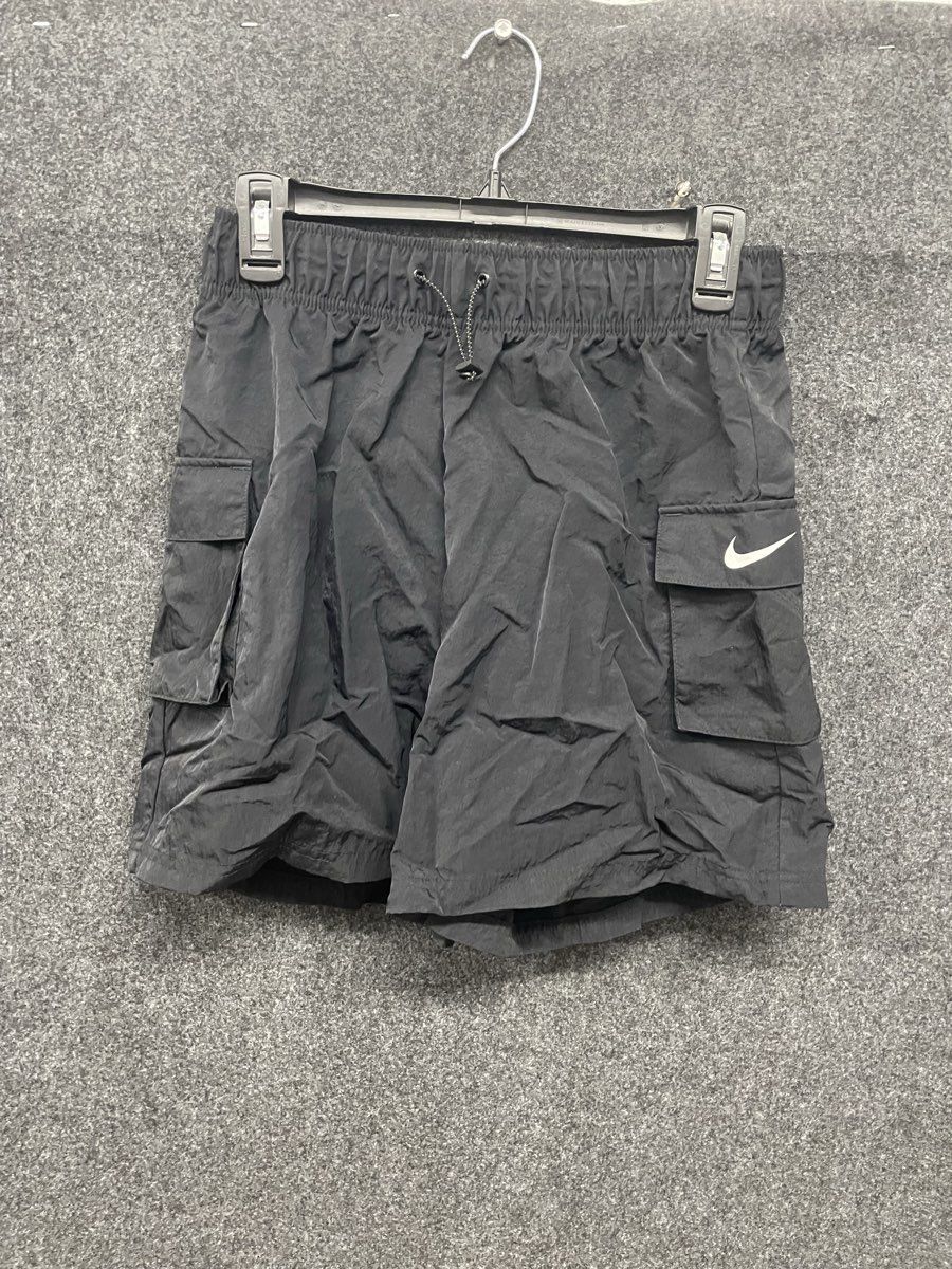 Nike Men's Air Utility Repel Black Cargo Shorts Sz S DM6247-010