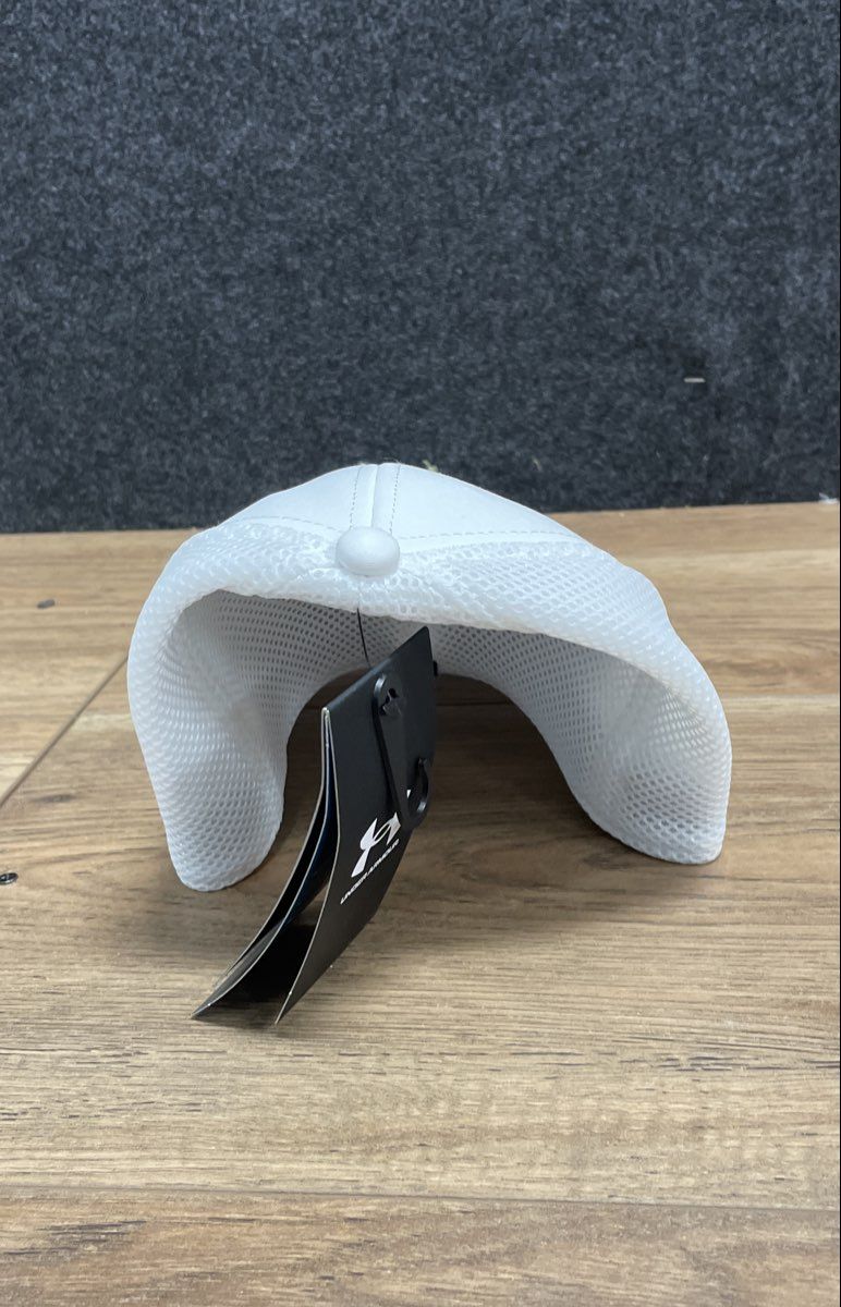 Under Armour Men's White Iso-Chill Driver Mesh Golf Cap NWT Sz S/M