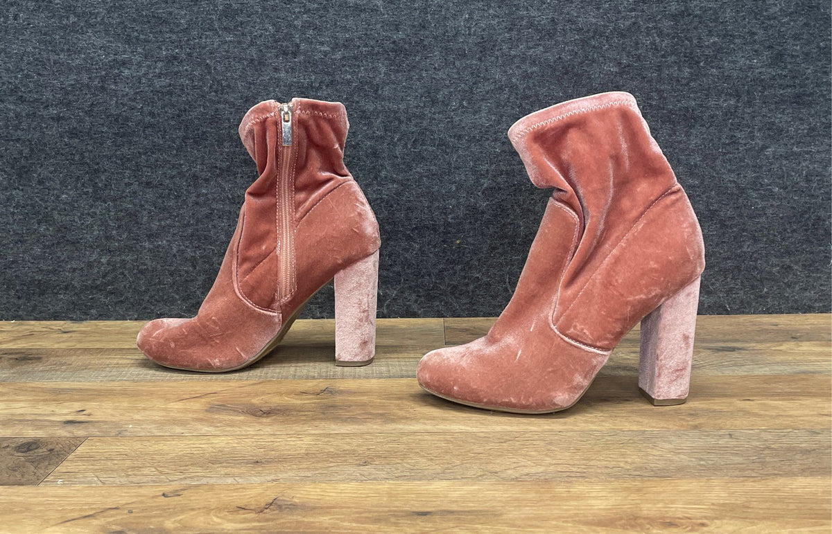 Bamboo Pink Velvet Chunky Block Heel Ankle Booties Women's Size 7