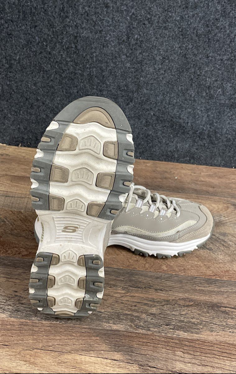 Skechers D'Lites Me Time Taupe Air Cooled Memory Foam Women's Size 8