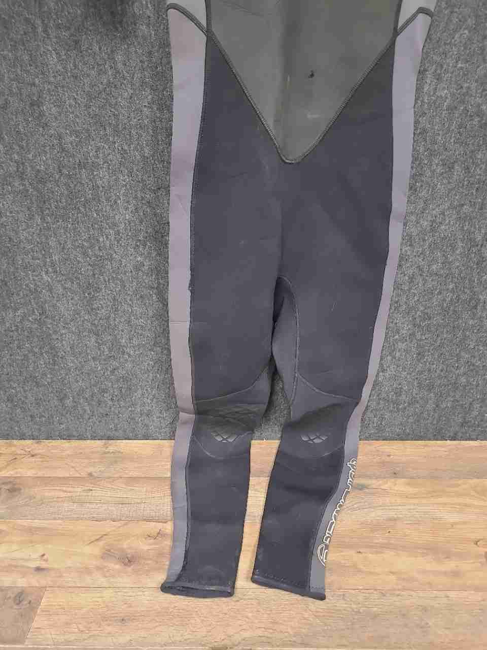 Quiksilver Men's Wetsuit Black Gray Short Sleeve Full Suit Sz M
