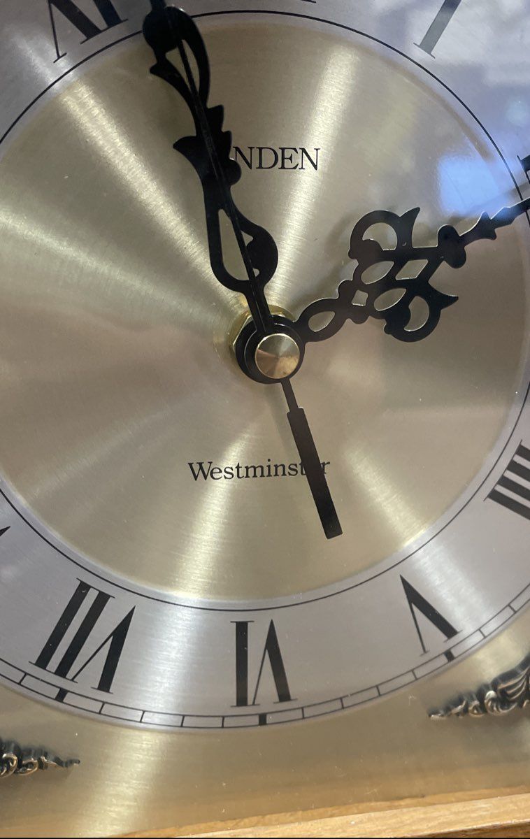 Vintage Linden Westminster Chime Mantel Clock Wood Case Quartz Roman Numerals