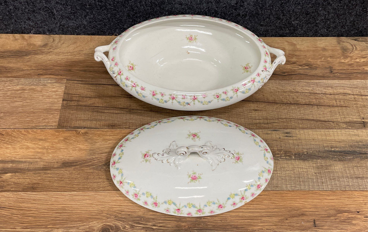 John Maddock & Sons Royal Vitreous Floral Covered Vegetable Dish Tureen Vintage