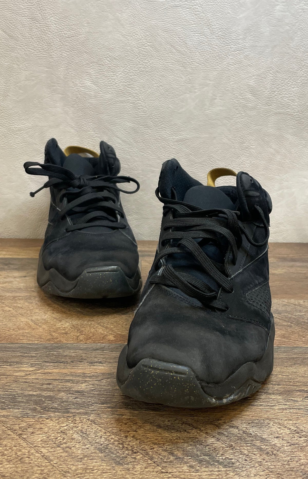 Jordan True Flight Black University Gold Basketball Shoes Size 9