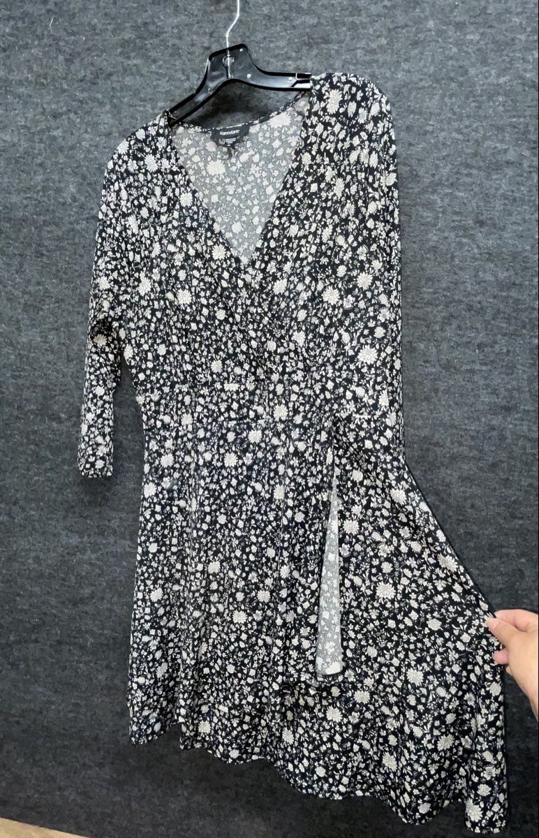 Karen Kane Women's Dress Black White Floral Faux Wrap 3/4 Sleeve Jersey Sz M