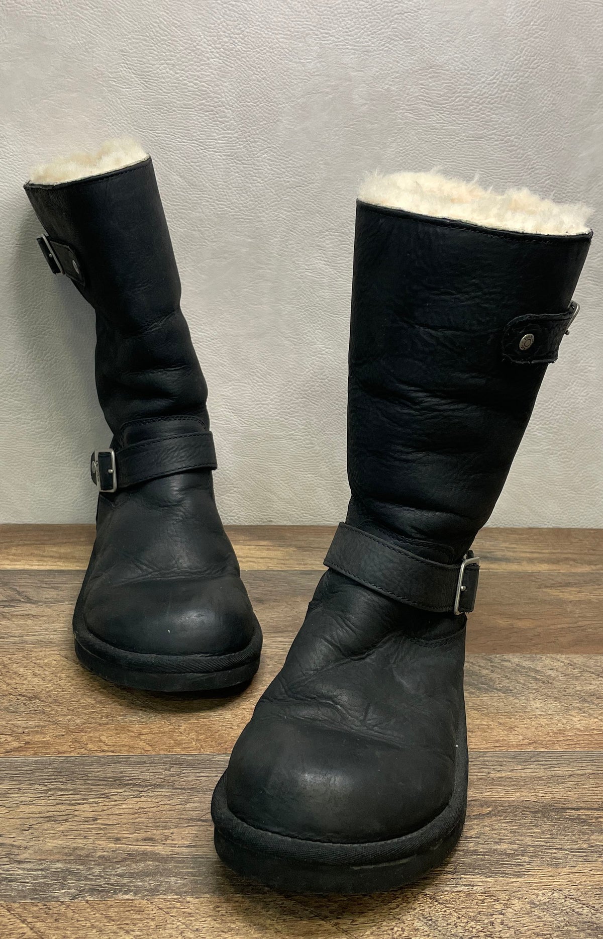 UGG Australia Kensington Black Leather Shearling Boots Women's Size 8