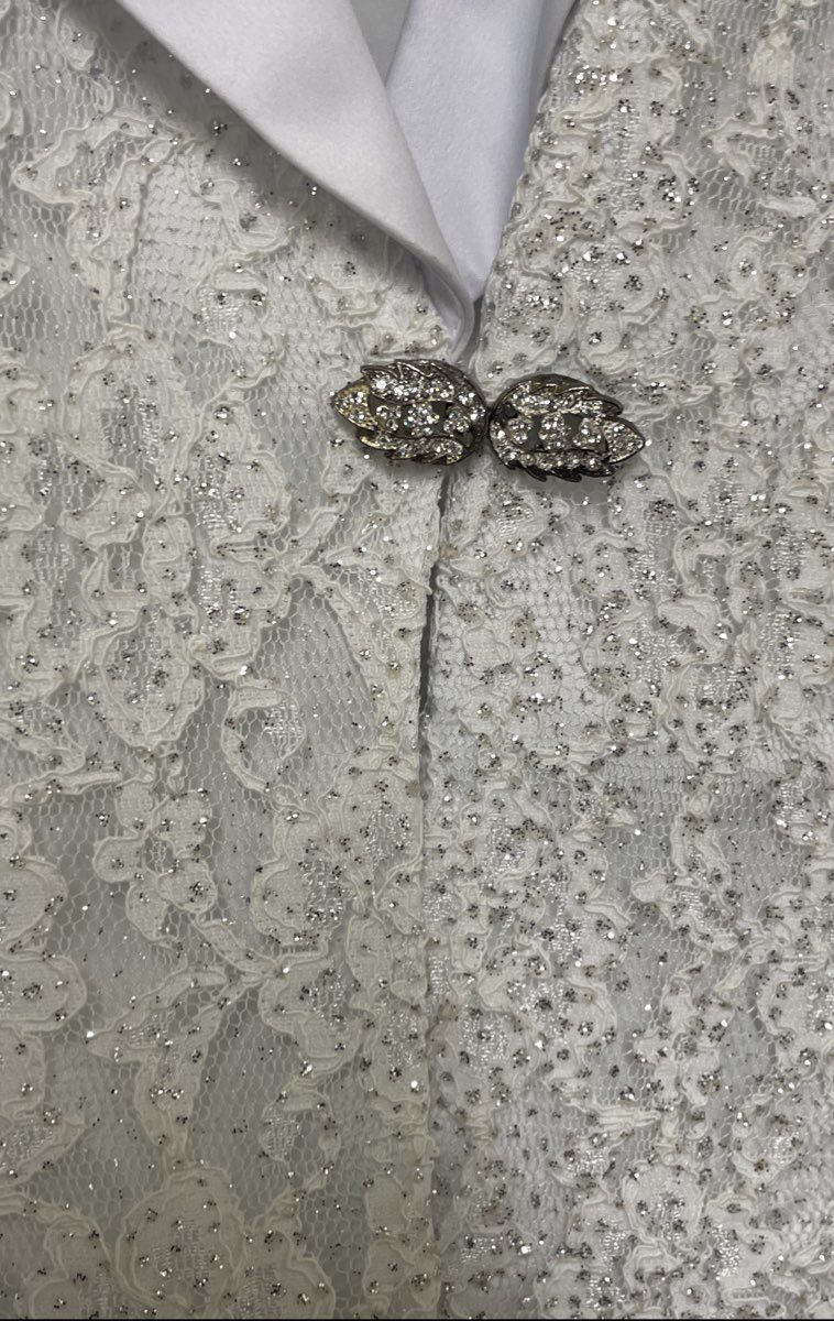 R&M Richards Women's White Lace Sequin Formal Blazer Rhinestone Clasp Sz 14