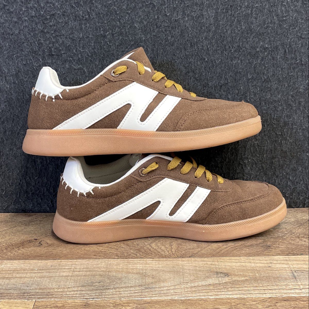Lucky Step Air Cooled Brown Suede Low Top Lifestyle Sneakers Size 8W