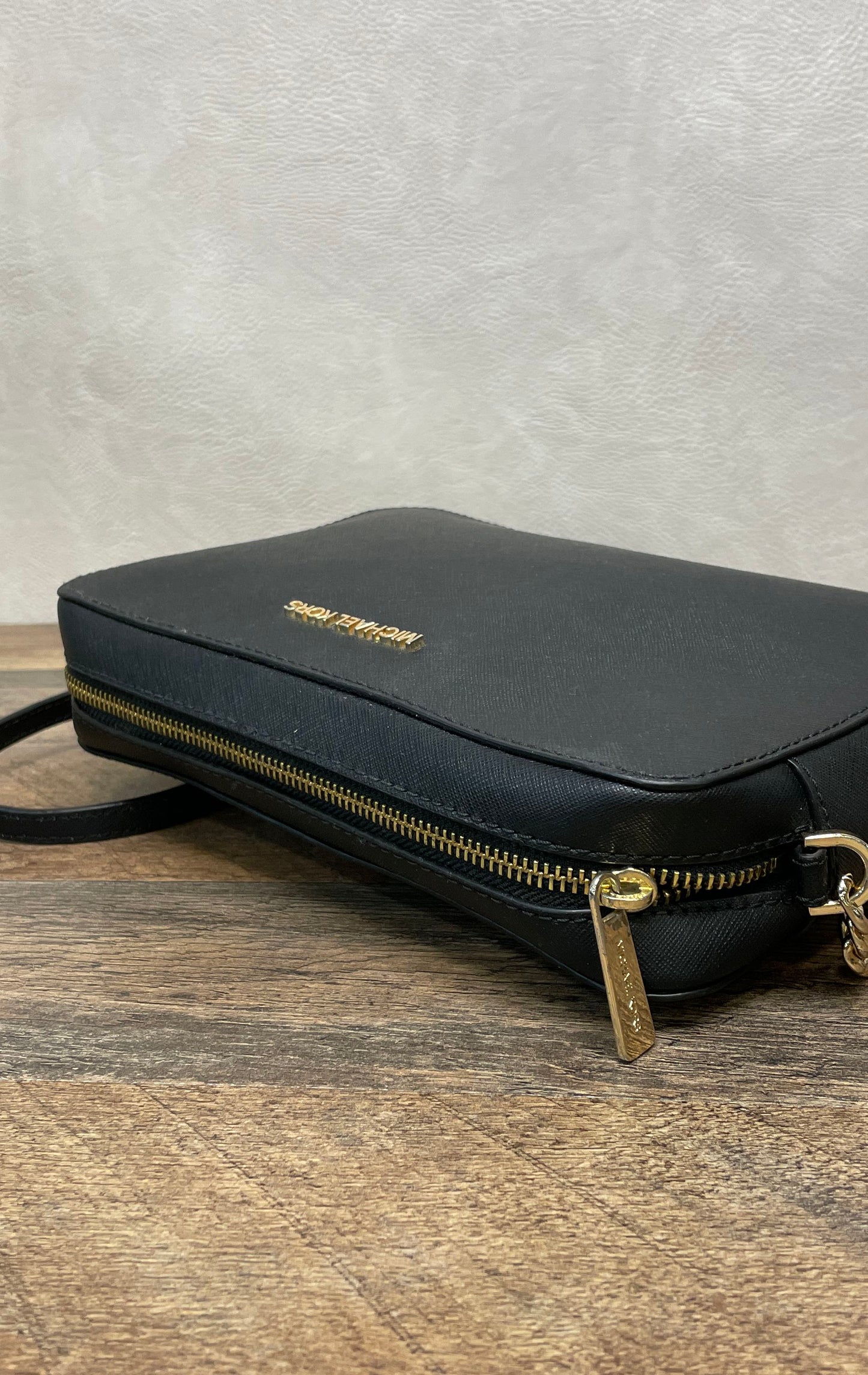 Michael Kors Black Saffiano Leather Jet Set East West Crossbody Bag Gold
