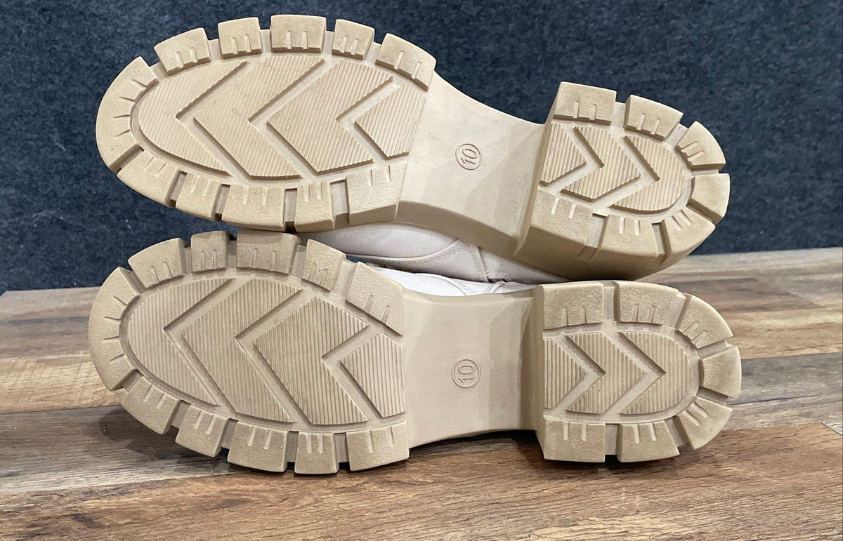 Universal Thread White Canvas Lug Sole Combat Boots Women's Size 10