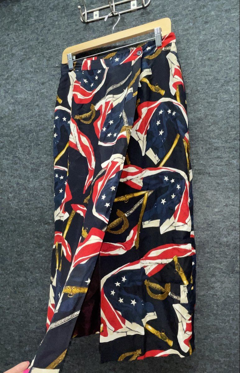 Vintage 90s Jones New York Women's Navy Silk Flag Saber Print Wrap Skirt Sz 10
