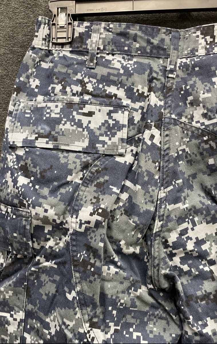 US Navy Men's NWU Type I Blue Digital Camo Cargo Trousers Medium Short