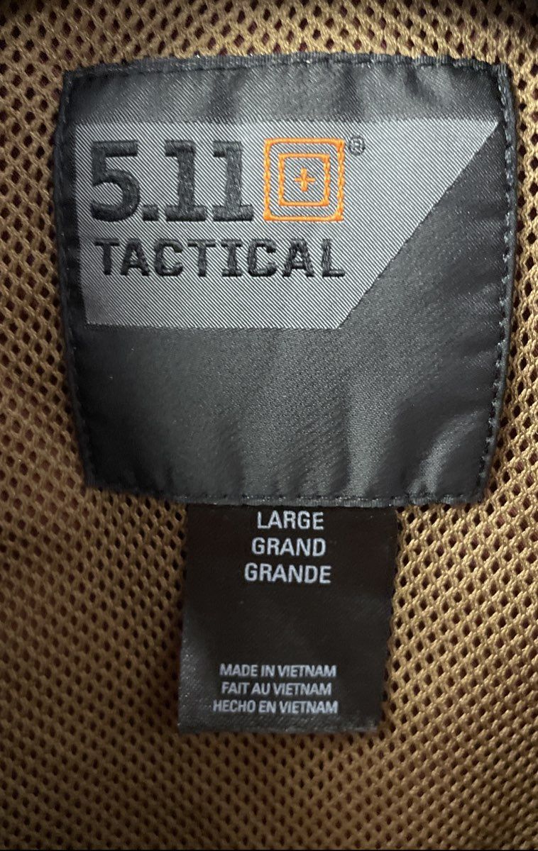 5.11 Tactical Men's Burgundy Pineapple Grenade Print Short Sleeve Shirt Sz L