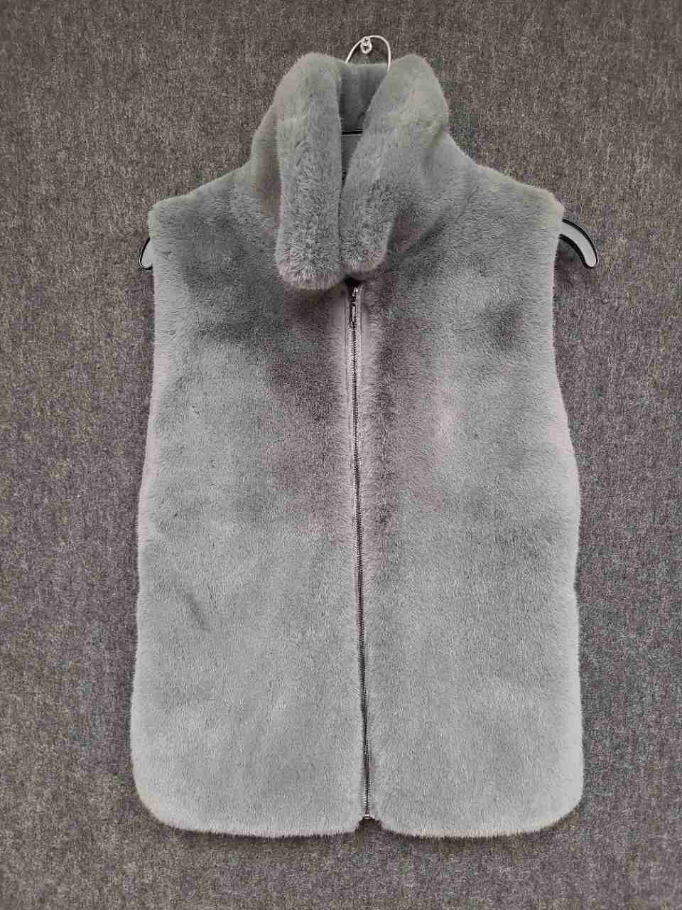 White House Black Market Women's Gray Faux Fur Ribbed Knit Back Vest Sz S