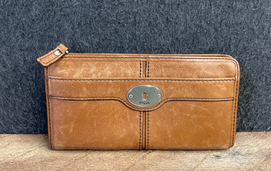 Fossil Brown Leather Keyhole Zip Around Clutch Wallet Large