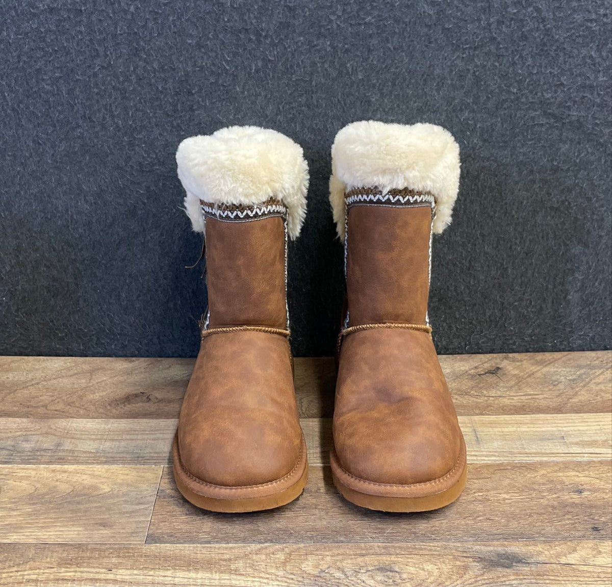 LaMO Women's Faux Fur Trim Winter Boots Chestnut Size 8 NWT