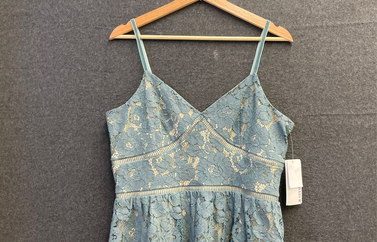JustFab Women's Blue Floral Lace V-Neck Adjustable Strap Fit Flare Dress Sz L