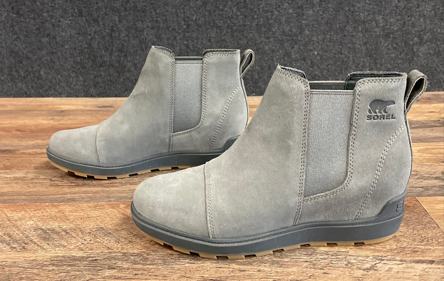 Sorel Evie II Chelsea Quarry Grey Suede Wedge Ankle Boots Women's Size 9
