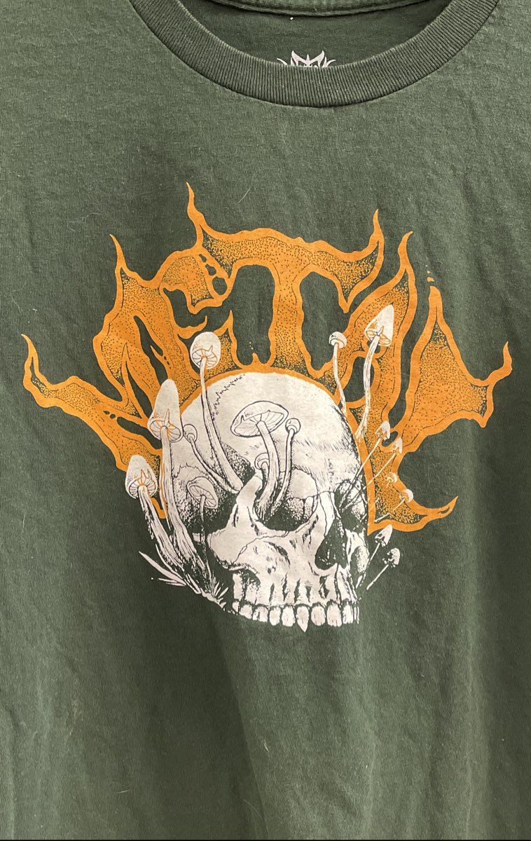 Men's Size L Green Metal Metal Mushroom Logo Longsleeve