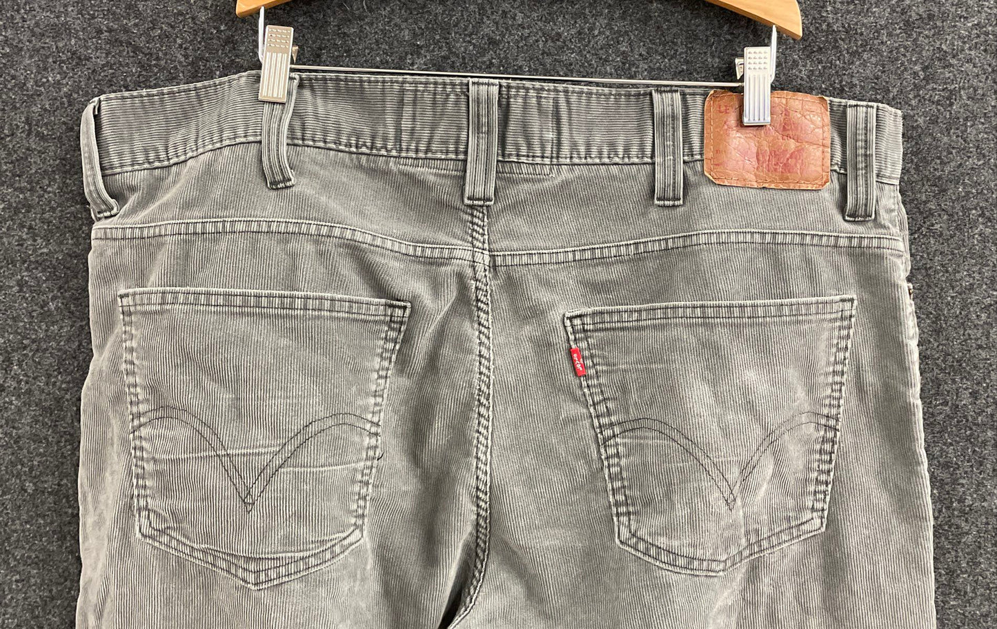 Levi's Men's 549 Low Loose Gray Corduroy Pants Y2K Size 40x30