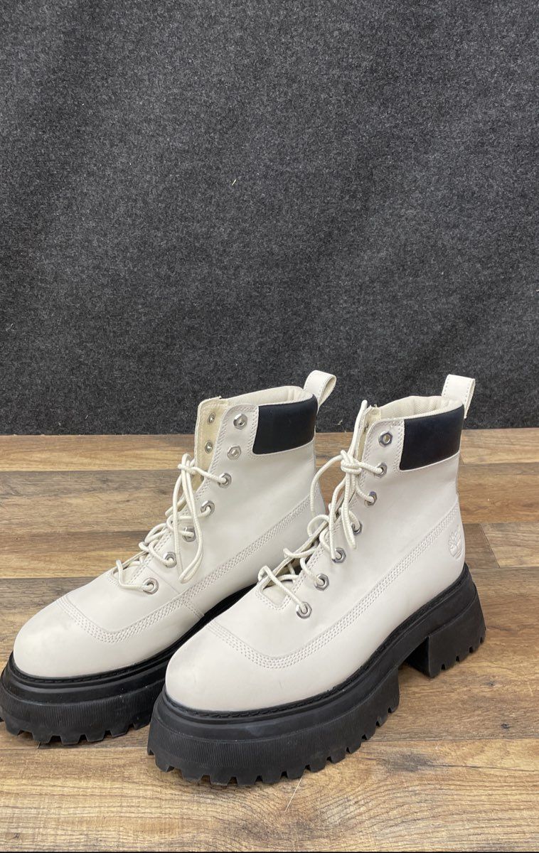 Timberland Sky Platform 6-Inch White Black Leather Boots Women's 8.5
