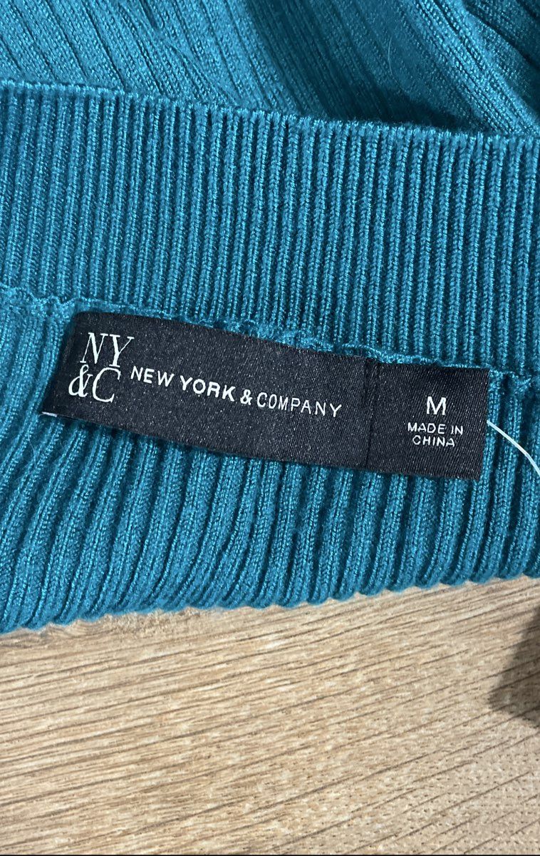 New York & Company Women's Blue Ribbed Puff Sleeve Sweater Size M NWT
