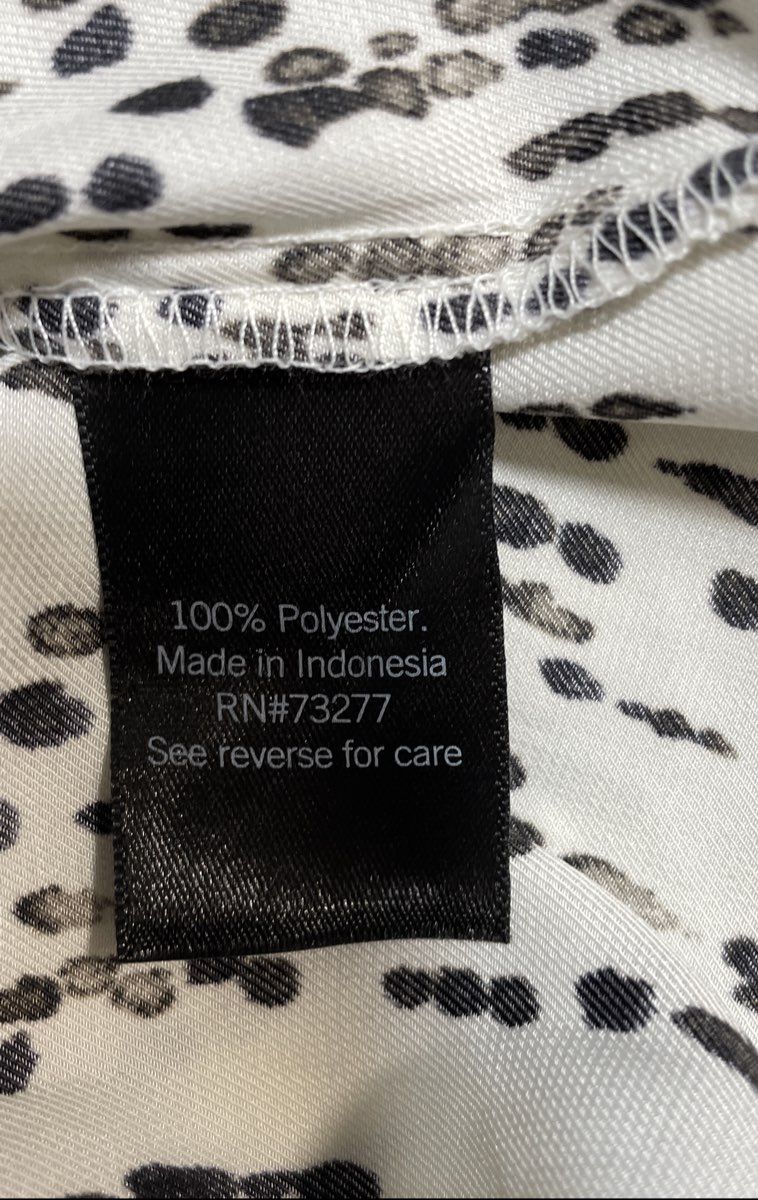 Simply Vera Vera Wang Women's Black White Abstract Dotted Blouse NWT Sz M