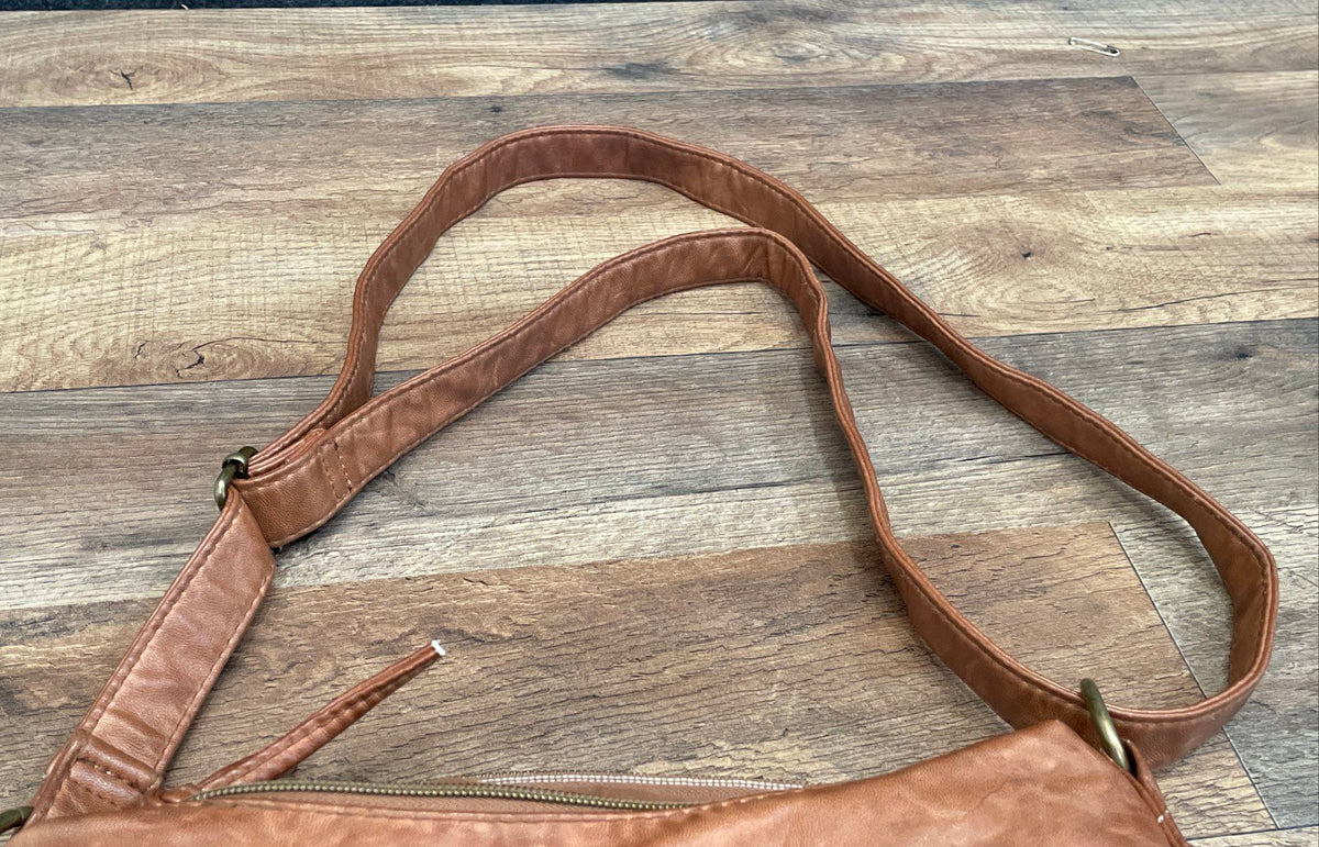 Stone Mountain Brown Leather Multi-Pocket Crossbody Shoulder Bag