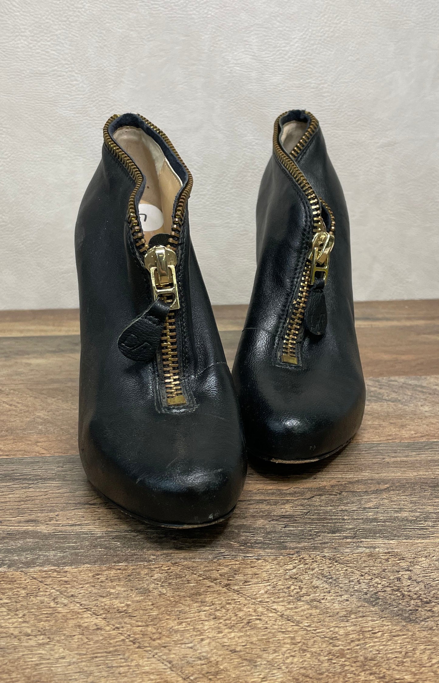 Diane Von Furstenberg Camilla Black Leather Zipper Ankle Booties Size 6.5