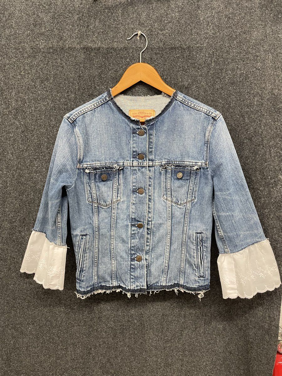 Levi Strauss Lace Trim Eyelet Ruffle Sleeve Deconstructed Jean Jacket Sz M