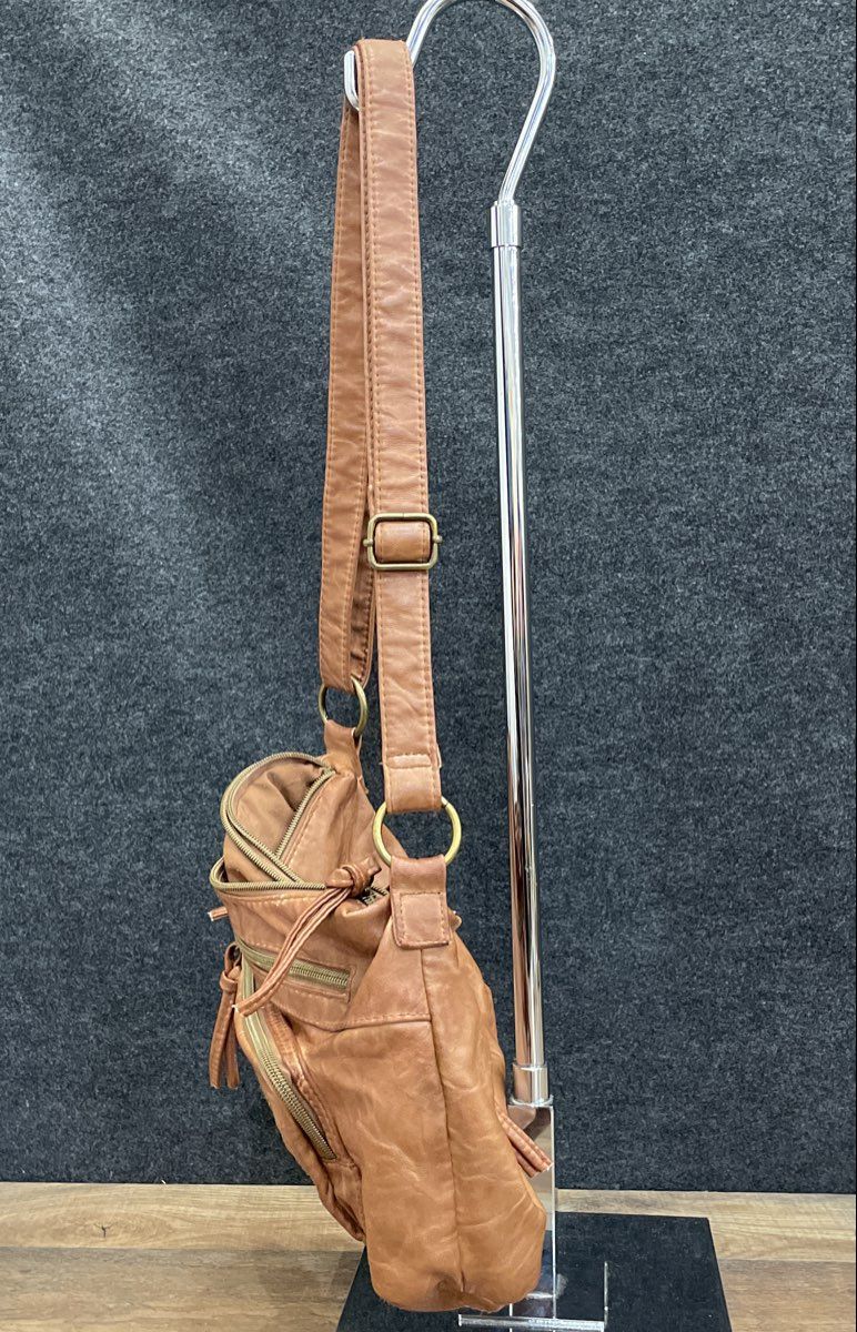 Stone Mountain Brown Leather Multi-Pocket Crossbody Shoulder Bag