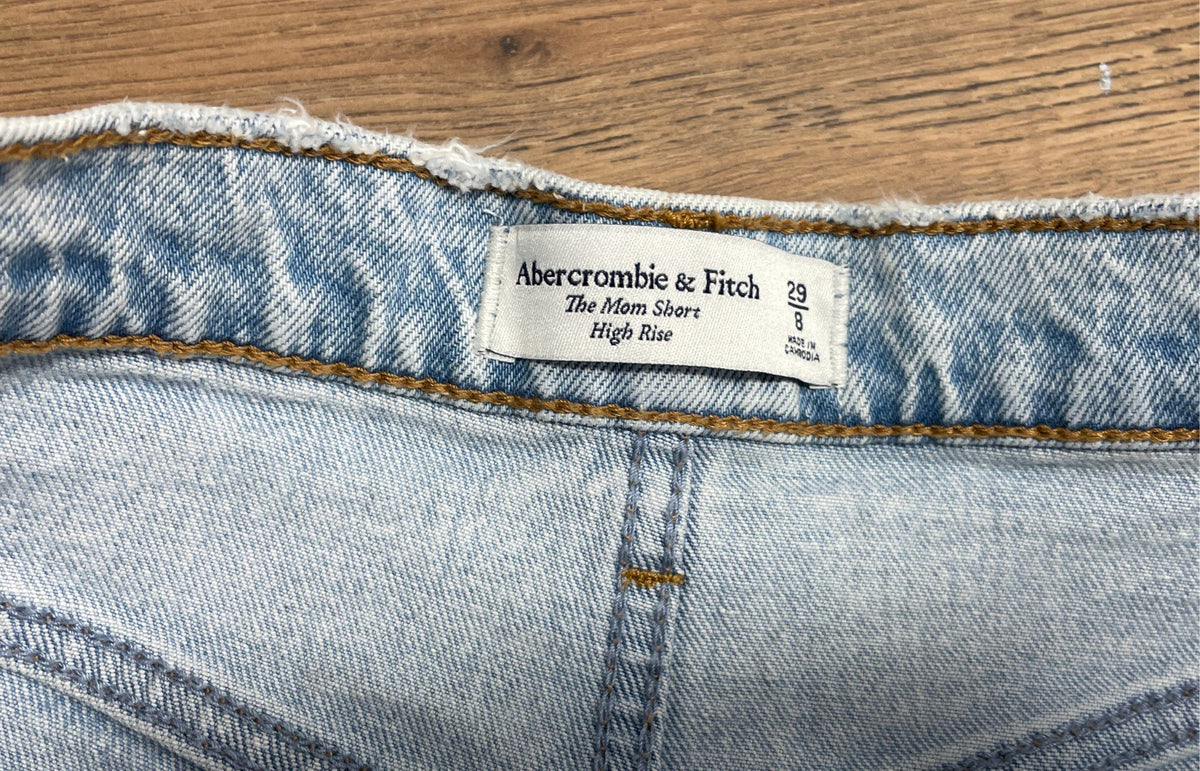 Abercrombie & Fitch Women's The Mom Short High Rise Distressed Light Wash Sz 8