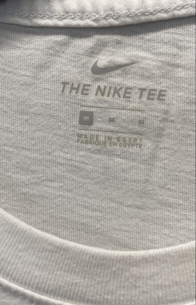 Nike Women's White Tiger Print Swoosh Logo Graphic T-shirt Sz M