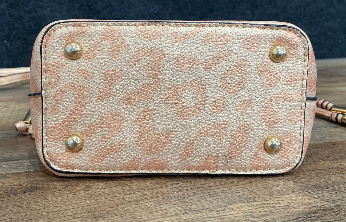 Jen & Co Pink Metallic Leopard Print Leather Crossbody Bucket Bag Purse