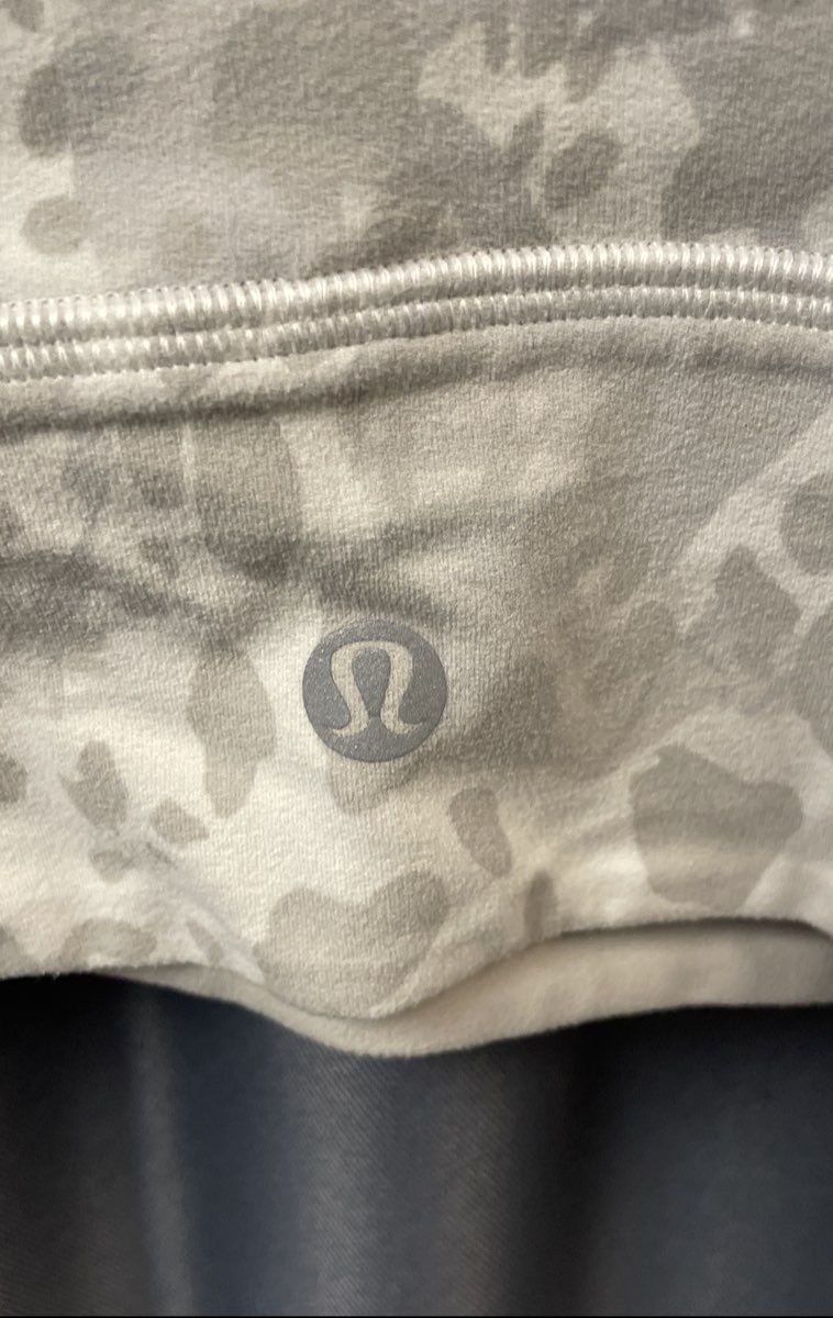 Lululemon Women's Align V-Neck Sports Bra Cheetah Camo Antique White Sz XL