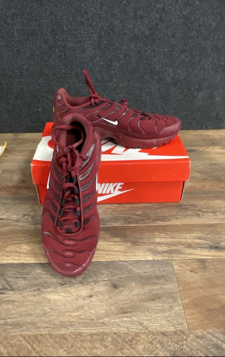 Nike Air Max Plus GS Night Maroon Running Sneakers Size 5.5Y