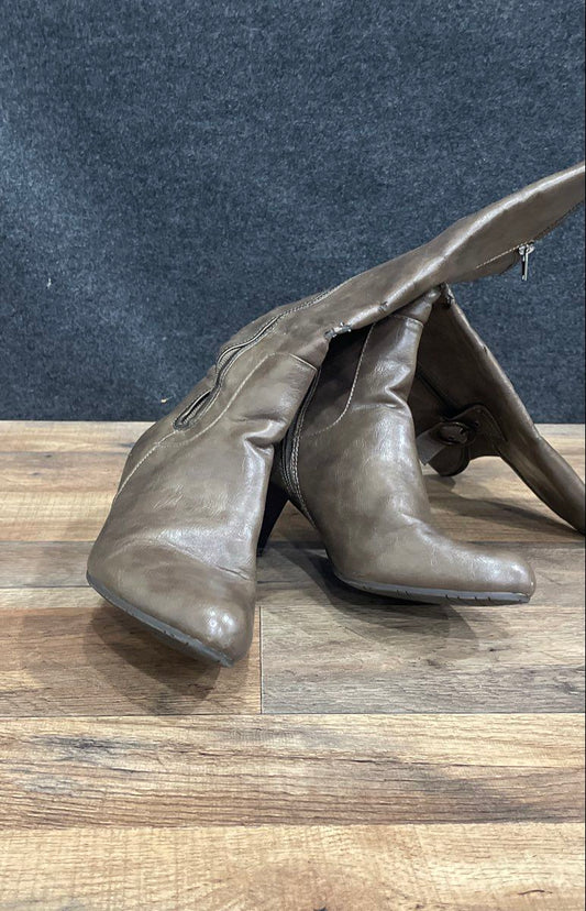 Bass Janice Brown Knee High Heeled Boots Women's Size 8