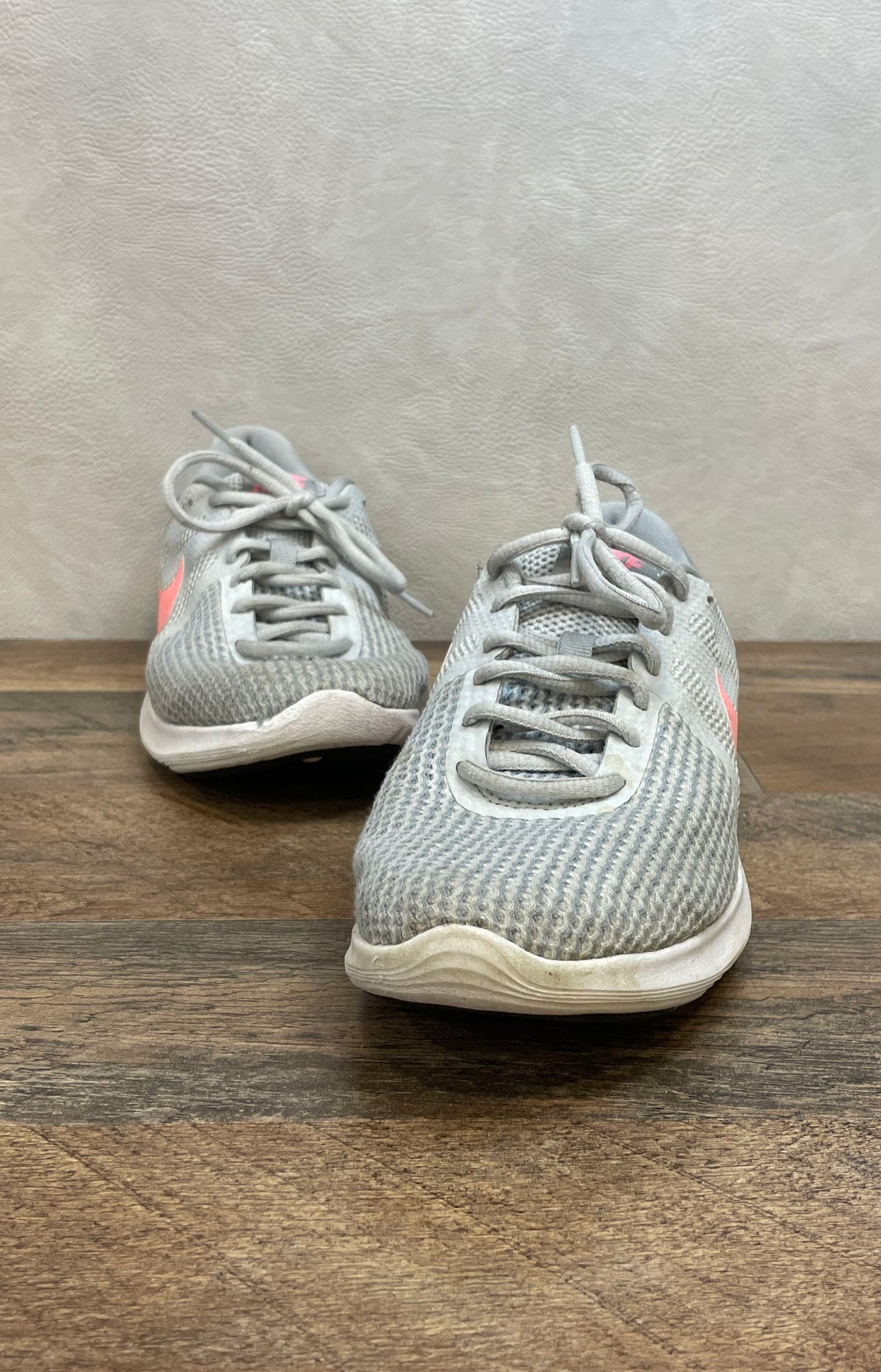 Nike Revolution 4 Wolf Grey Sunset Pulse Women's Running Shoes Size 8.5