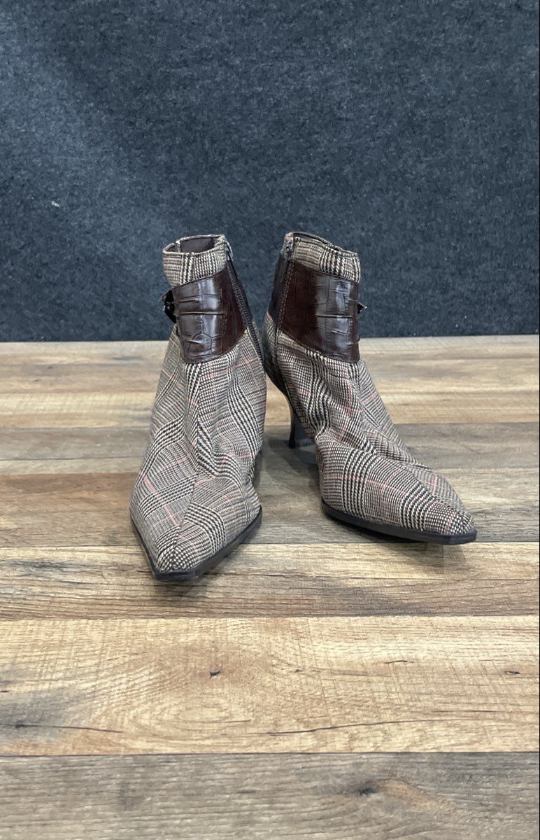 Predictions Women's Brown Plaid Pointed Toe Kitten Heel Ankle Booties Size 7.5