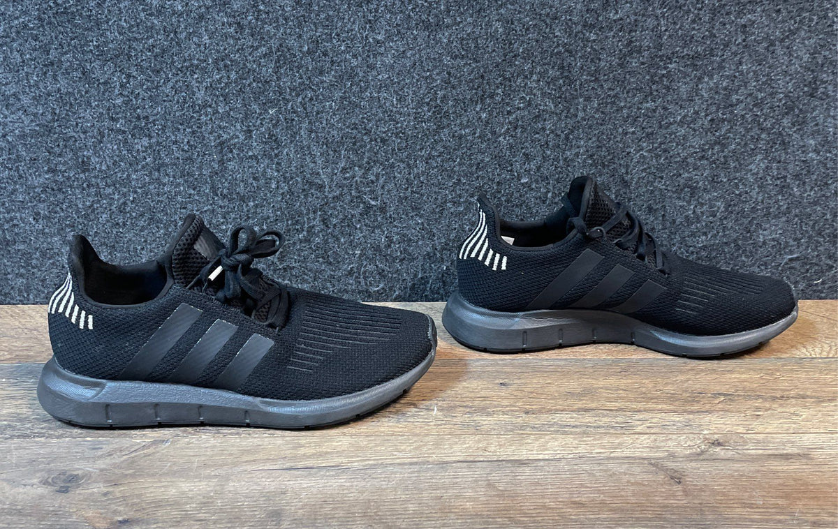 Adidas Swift Run Core Black Knit Running Shoes Women's Size 9