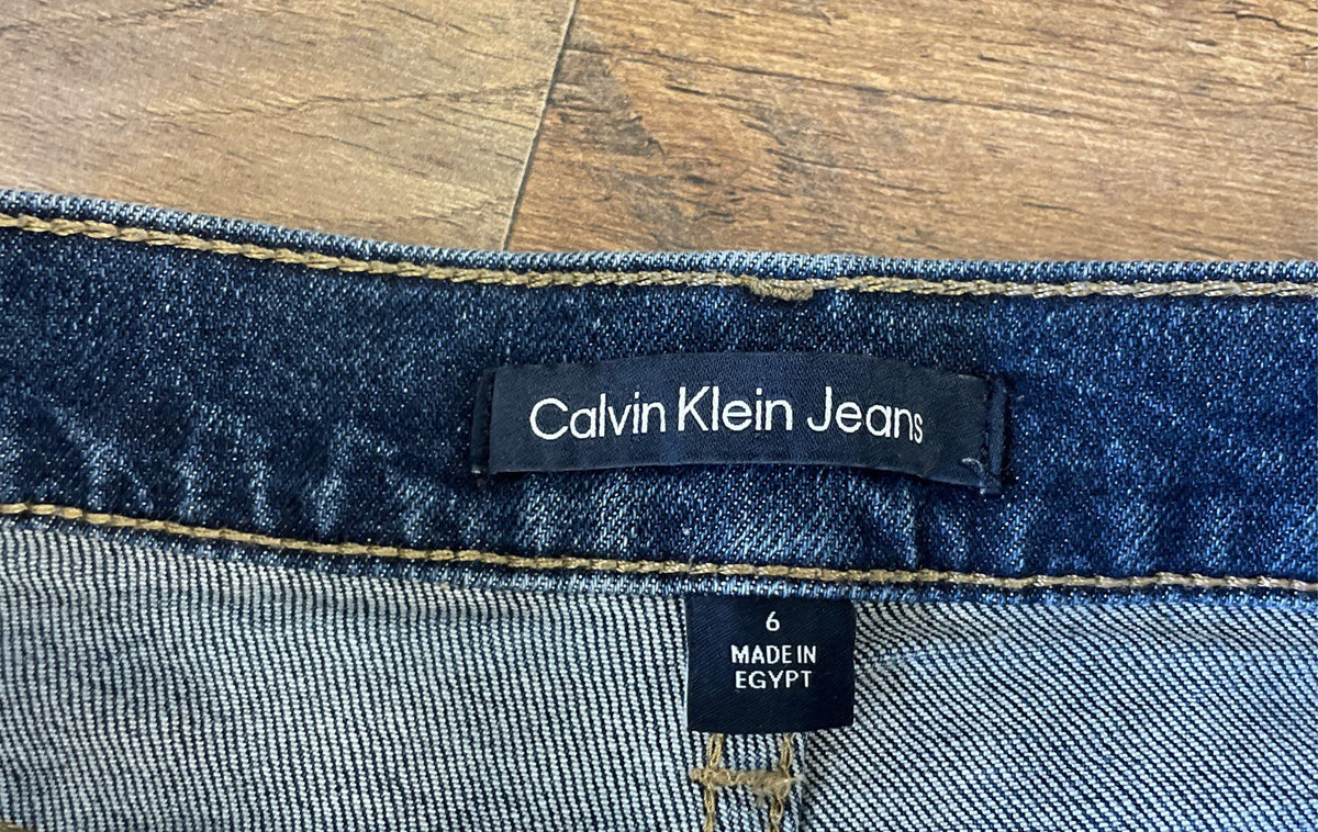Calvin Klein Jeans Women's Dark Wash Blue Denim Shorts High Rise Omega Sz 6