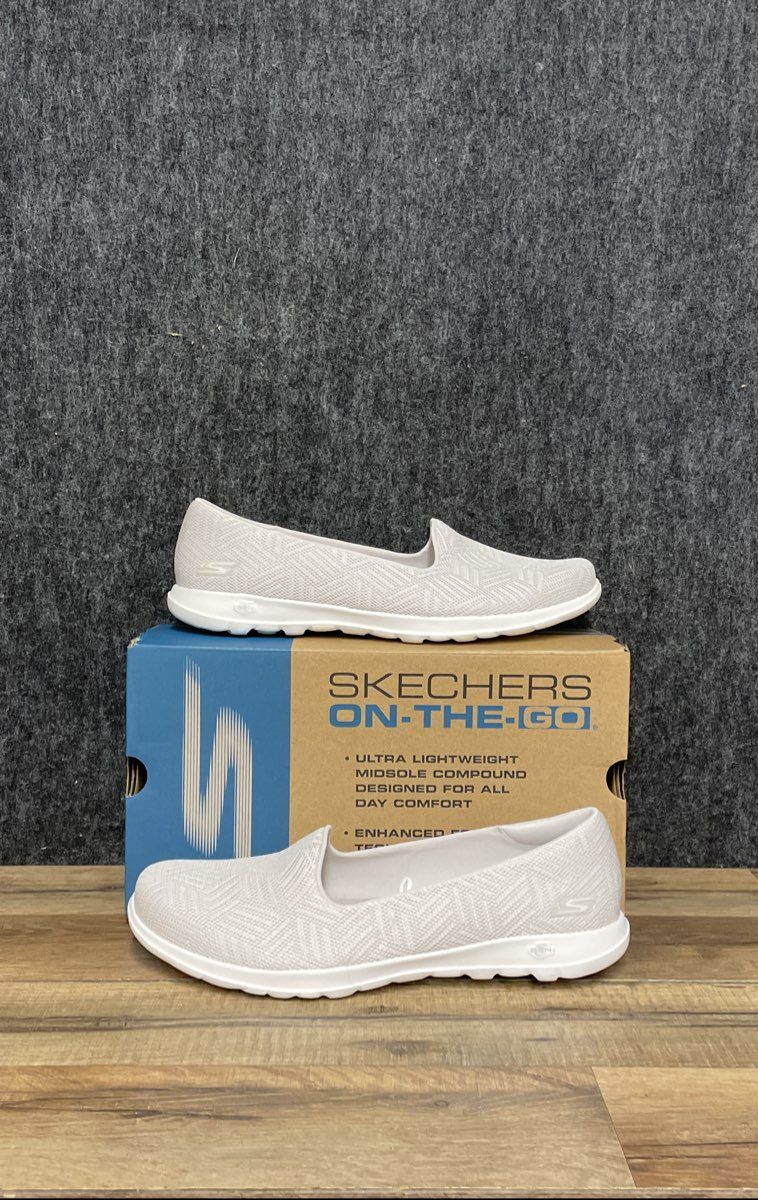 Skechers On-The-Go GoWalk Joy Light Grey Slip-On Size 9.5 Wide DS
