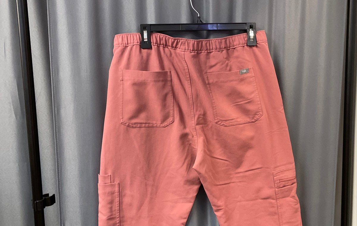 Figs Men's Cairo Cargo Scrub Pants Brick Technical Collection Sz Medium Short