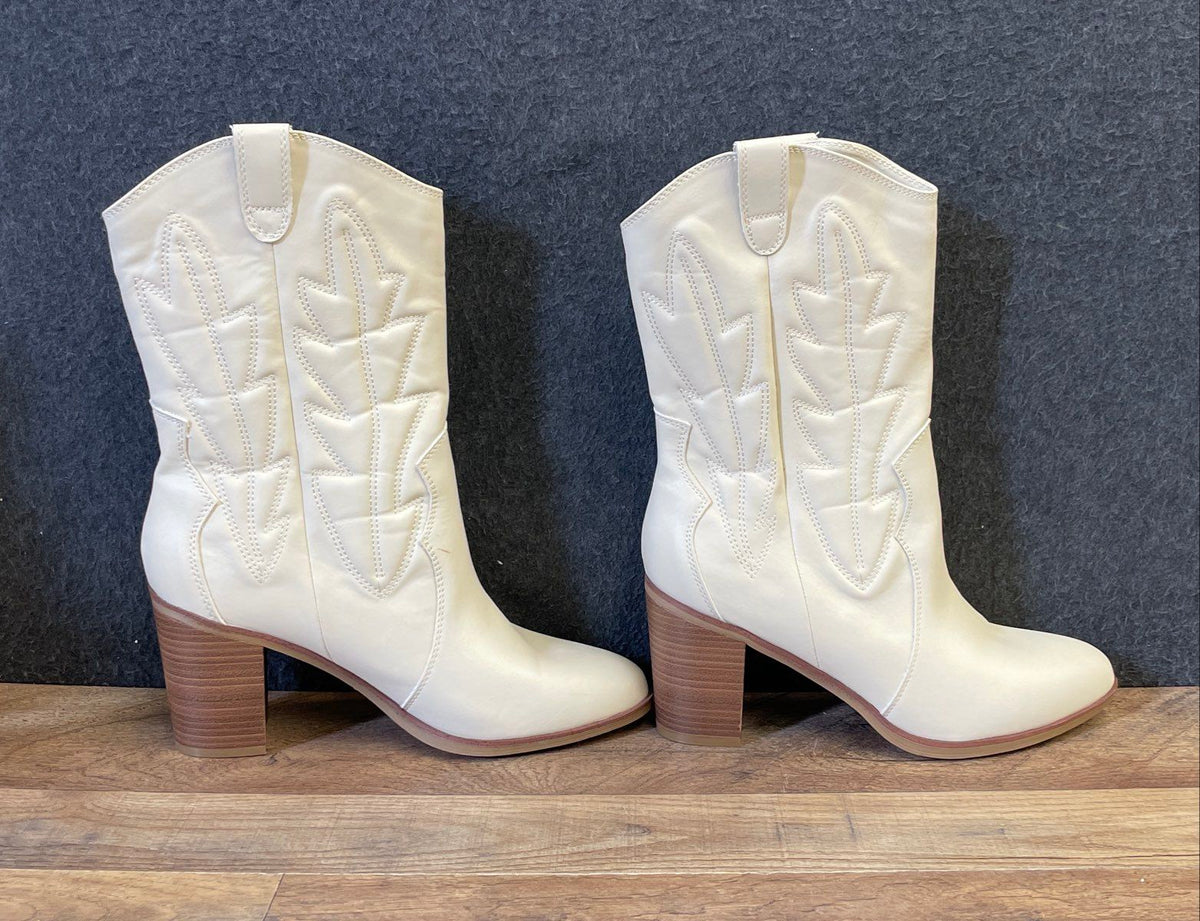 MIA Oaklynn Off White Leaf Stitched Western Cowboy Boots Women's Size 9.5